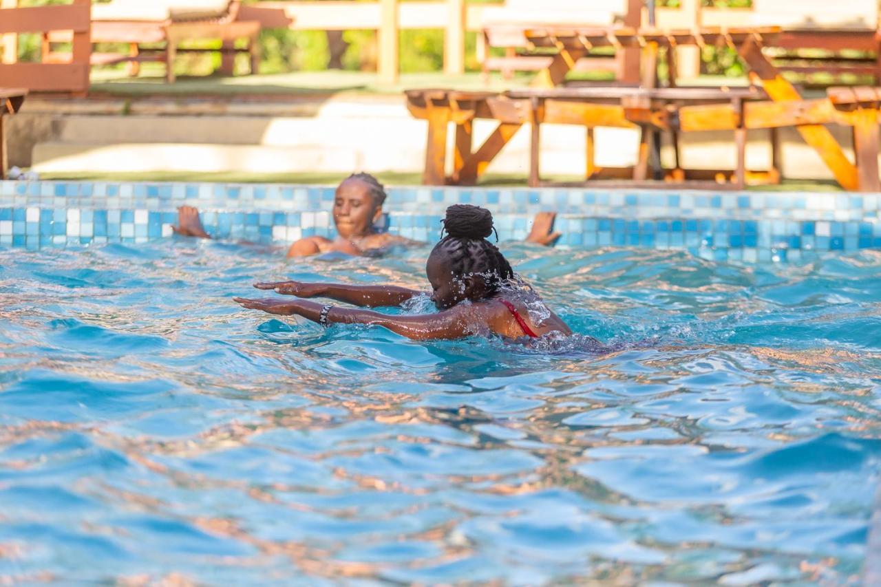 טאלק Prideinn Mara Camp & Cottages מראה חיצוני תמונה
